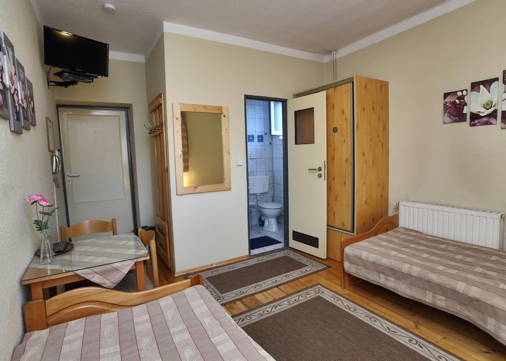 Pensjonat Tara Jeleśnia Exterior foto